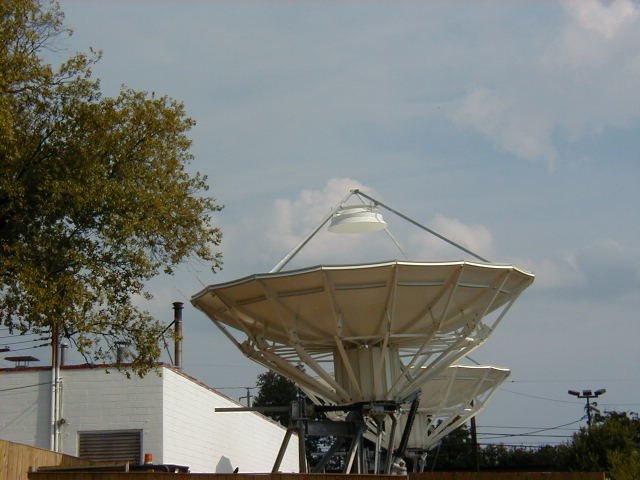 skycache_dish2.jpg (52992 bytes)
