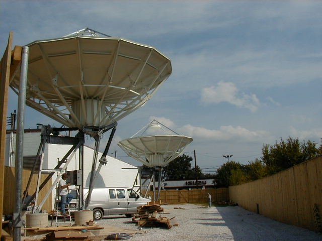 skycache_dish8.jpg (54162 bytes)
